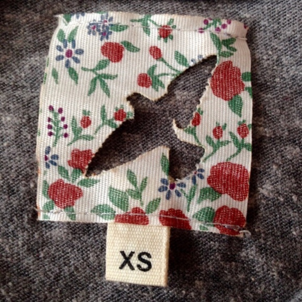 + nwot + URBAN OUTFITTERS Bird Rose Crop Tee - Picture 4 of 4